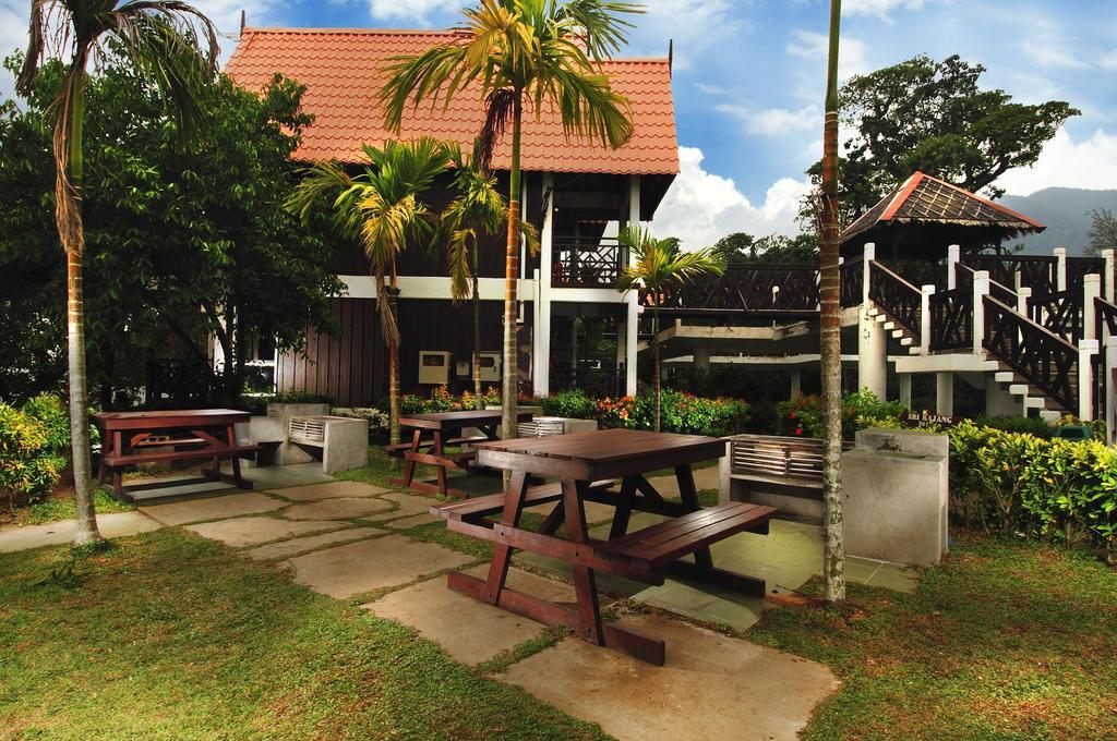 Paya Beach Spa & Dive Resort Kampung Genting Kültér fotó